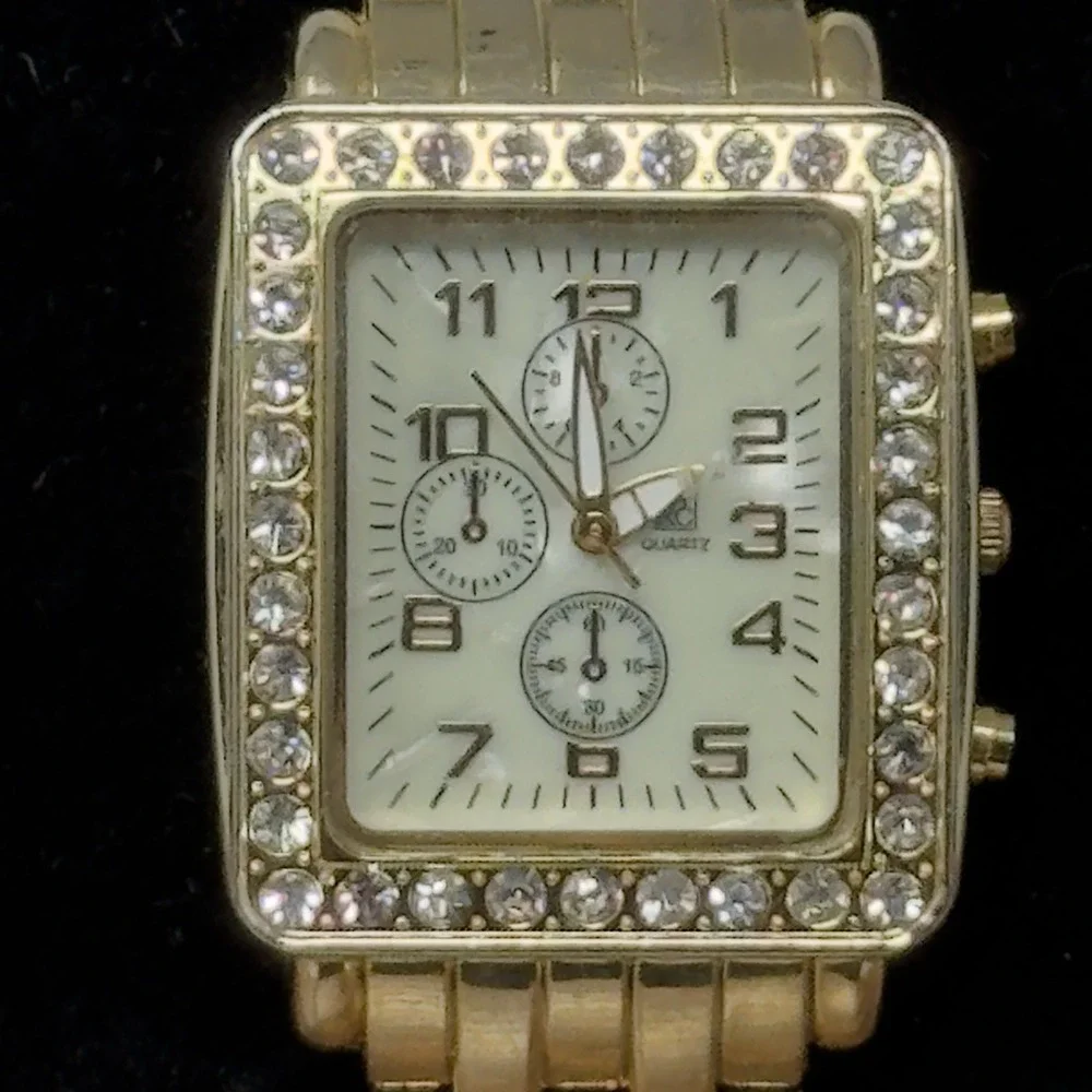 NY&C Women's Paved Tank Gold Tone Watch New Battery Works‎ Great